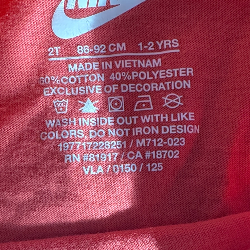 Nike‎ Tee and Black Shorts Set - Picture 3 of 6
